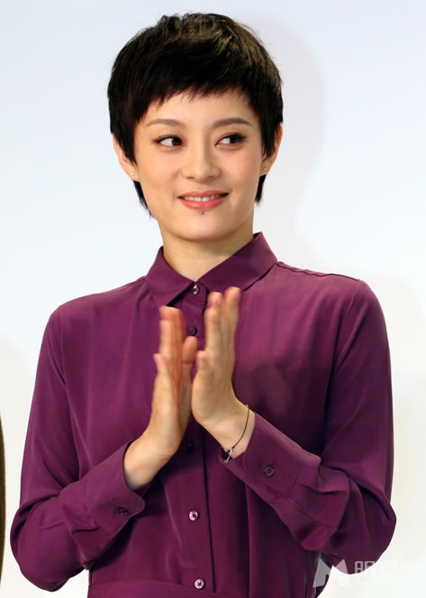 少女时代黄美英现身狂卖萌 尹恩惠迷你连衣裙显可爱图片 少女时代黄美英现身狂卖萌 尹恩惠迷你连衣裙显可爱图片