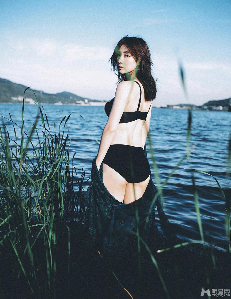 少女时代上海代言游戏 露蛮腰秀玉腿性感惹火图片