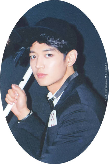 高清韩国仁川男明星SHINee崔珉豪手机桌面壁纸下载图片