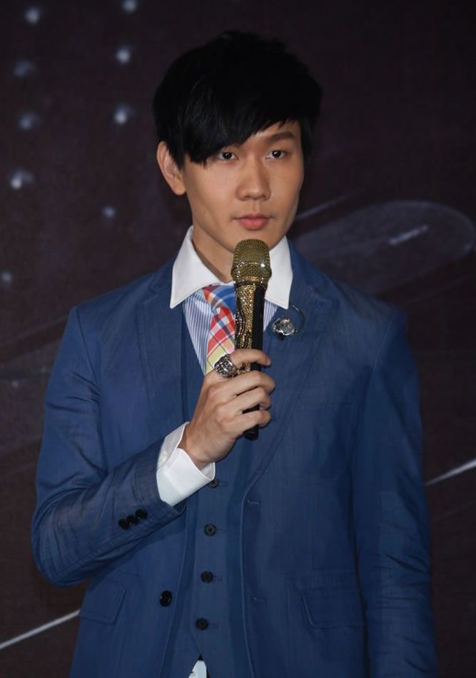 新加坡男明星林俊杰新专辑因你而在发布会图片图片