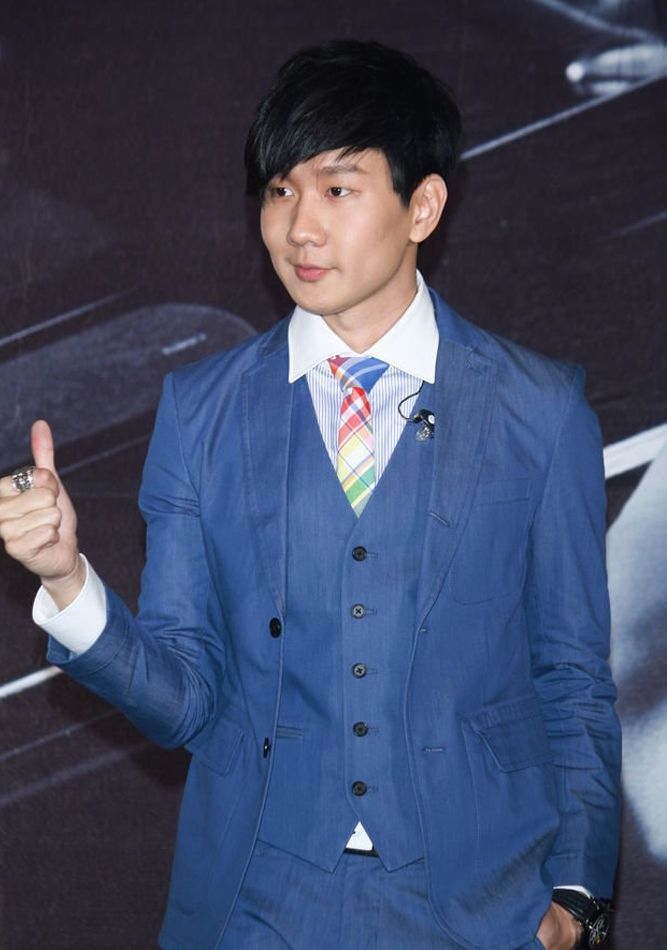 新加坡男明星林俊杰新专辑因你而在发布会图片图片