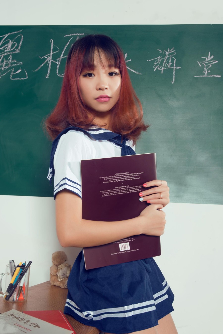 90后学生妹大爱丝袜诱惑 私房里的丝袜美腿自拍诱惑图片