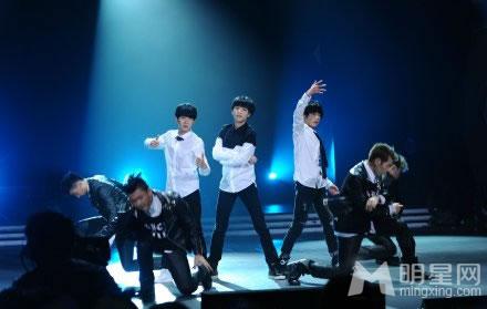 TFBOYS三人合照 帅气可爱高清写真 TFBOYS图片图片