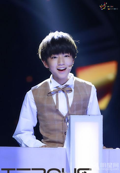 TFBOYS快乐大本营 五子棋游戏笑翻全场 TFBOYS图片图片