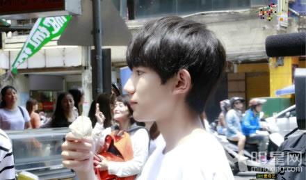 TFBOYS参加《少年中国强》 节目录制 TFBOYS图片图片