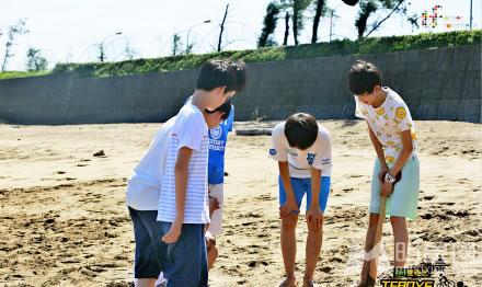 TFBOYS参加《少年中国强》 节目录制 TFBOYS图片图片