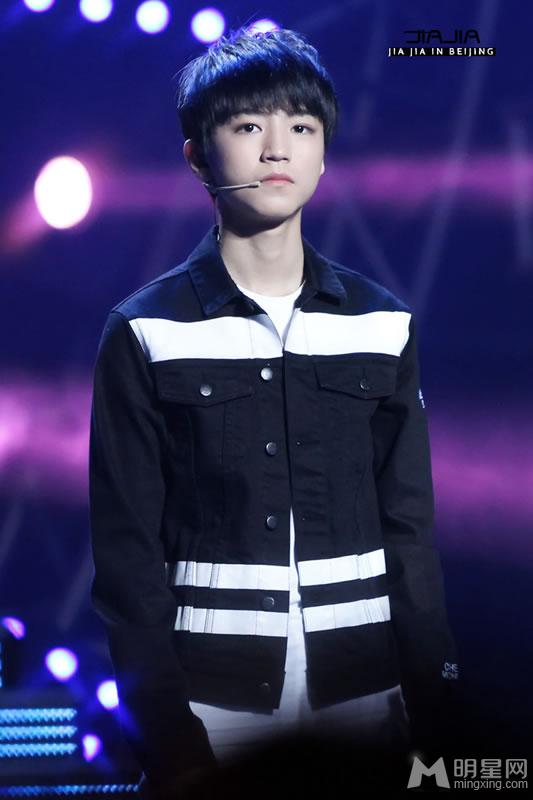 TFboys爱奇艺偶像手记录制图 王俊凯高清大图整理图片