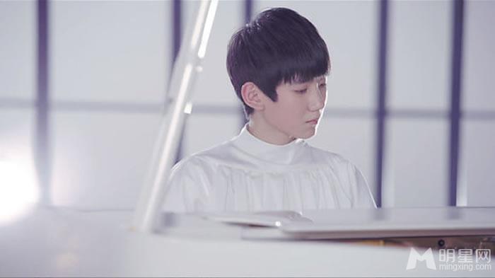 TFBOYS王源《爱奇艺之夜》 TFBOYS图片王源图片图片