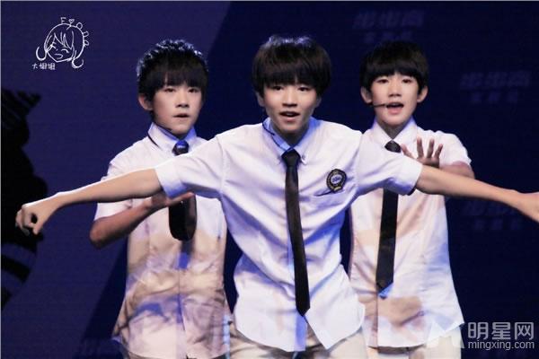 TFBOYS集体装合照 阳光活泼天真可爱 TFBOYS图片图片