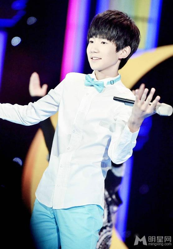 TFBOYS王源衬衫写真 卖萌耍帅 TFBOYS图片王源图片图片