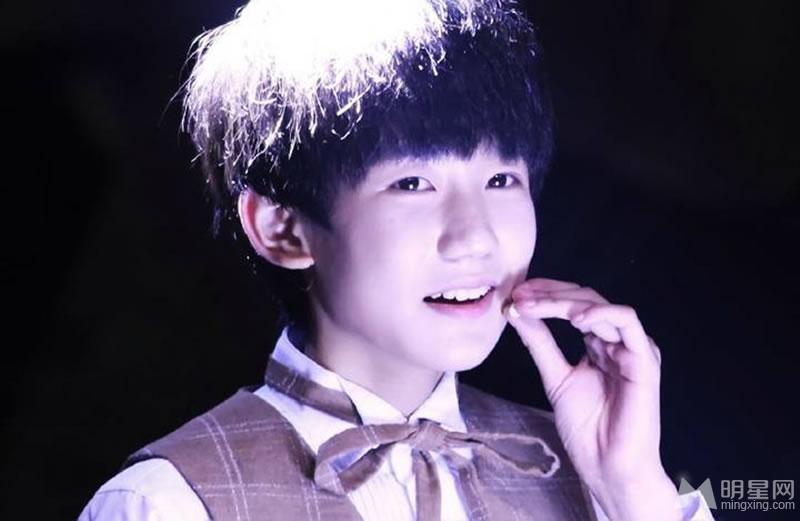 TFBOYS王源衬衫写真 卖萌耍帅 TFBOYS图片王源图片图片