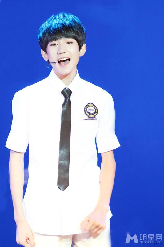 TFBOYS王源衬衫写真 卖萌耍帅 TFBOYS图片王源图片图片