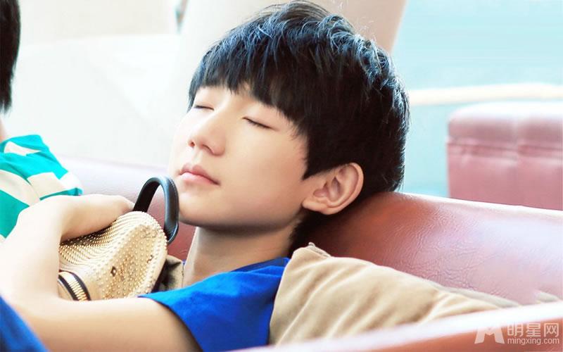 TFBOYS王源衬衫写真 卖萌耍帅 TFBOYS图片王源图片图片