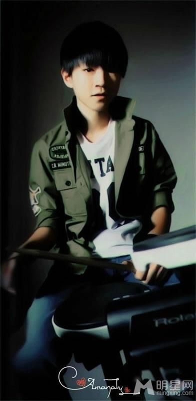 TFBOYS代言步步高广告 和何炅合照 TFBOYS图片图片