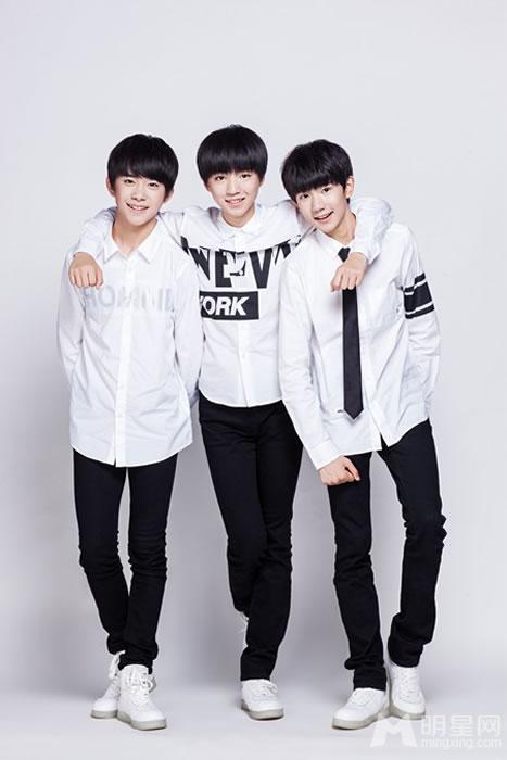TFBOYS代言步步高广告 和何炅合照 TFBOYS图片图片