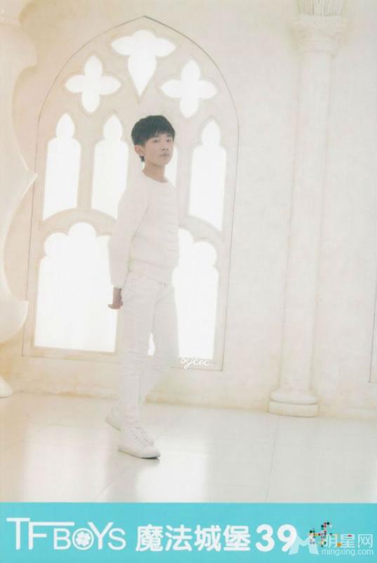 TFBOYS三人合照 帅气可爱高清写真 TFBOYS图片图片