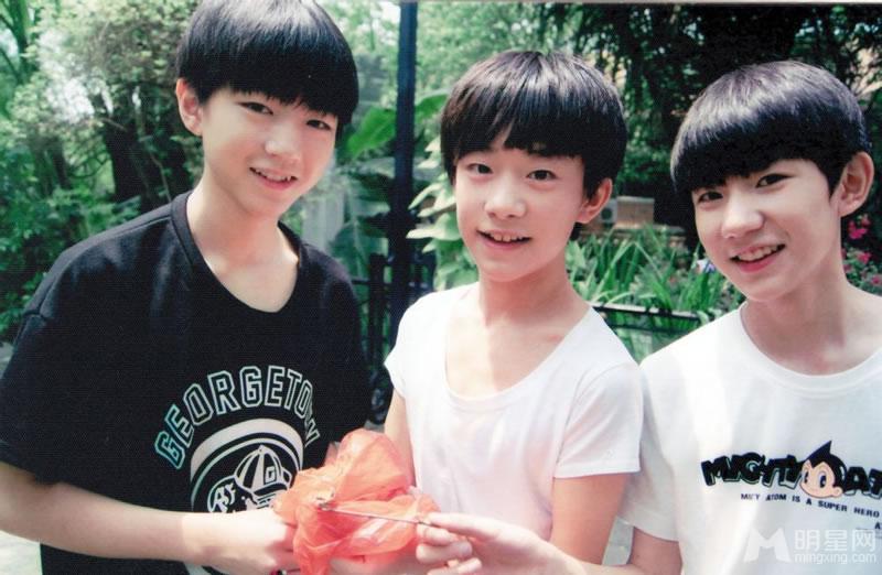 TFBOYS三人合照 帅气可爱高清写真 TFBOYS图片图片