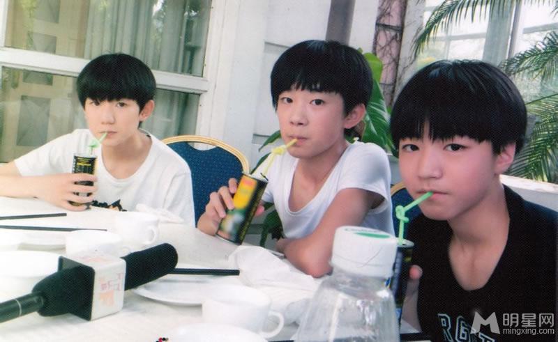 TFBOYS三人合照 帅气可爱高清写真 TFBOYS图片图片