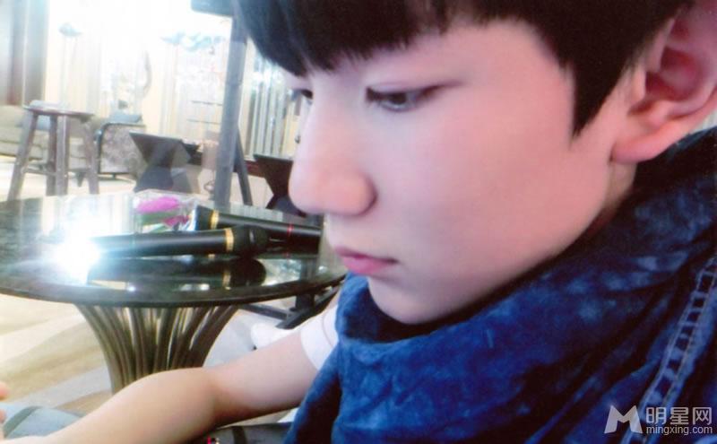 TFBOYS三人合照 帅气可爱高清写真 TFBOYS图片图片