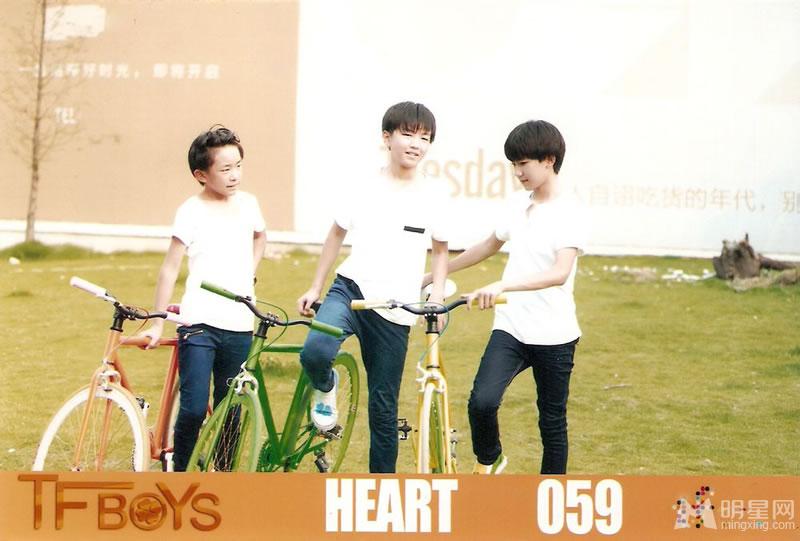 TFBOYS三人合照 帅气可爱高清写真 TFBOYS图片图片