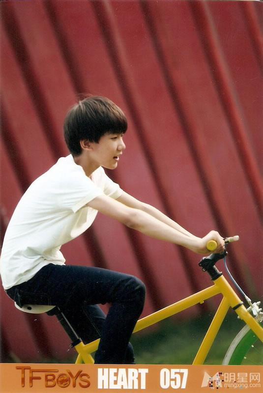 TFBOYS三人合照 帅气可爱高清写真 TFBOYS图片图片