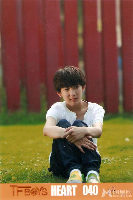 TFBOYS代言步步高广告 和何炅合照 TFBOYS图片图片