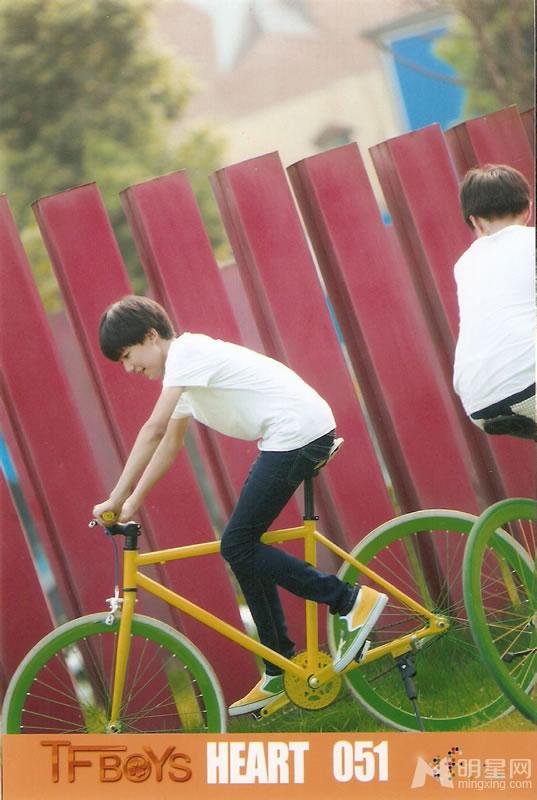 TFBOYS黑色写真 帅气阳光温暖人心 TFBOYS图片图片