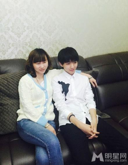 TFBOYS三人合照 帅气可爱高清写真 TFBOYS图片图片
