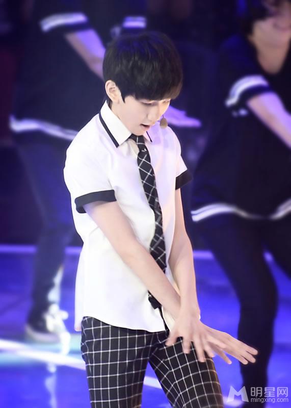 TFBOYS王源笑容甜美乖巧可爱 TFBOYS图片王源图片图片