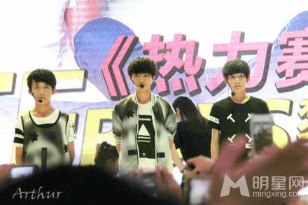 TFBOYS三人合照 帅气可爱高清写真 TFBOYS图片图片