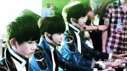 TFBOYS蓝色套装阳光帅气 TFBOYS图片图片