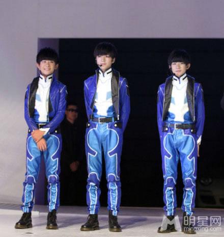 TFBOYS蓝色套装阳光帅气 TFBOYS图片图片