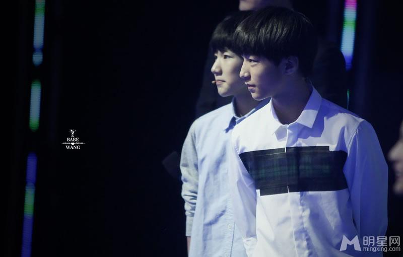 TFBOYS 三人帅气黑色礼服现身 TFBOYS图片图片