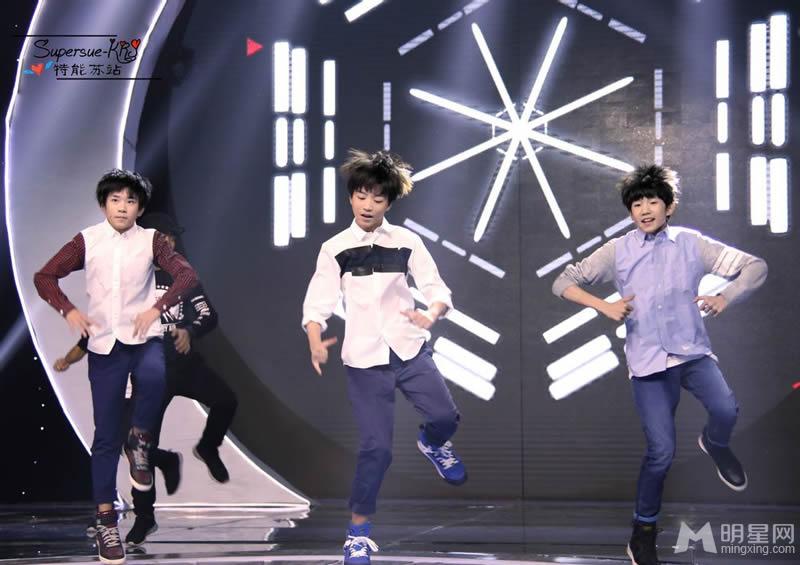 TFBOYS 三人帅气黑色礼服现身 TFBOYS图片图片