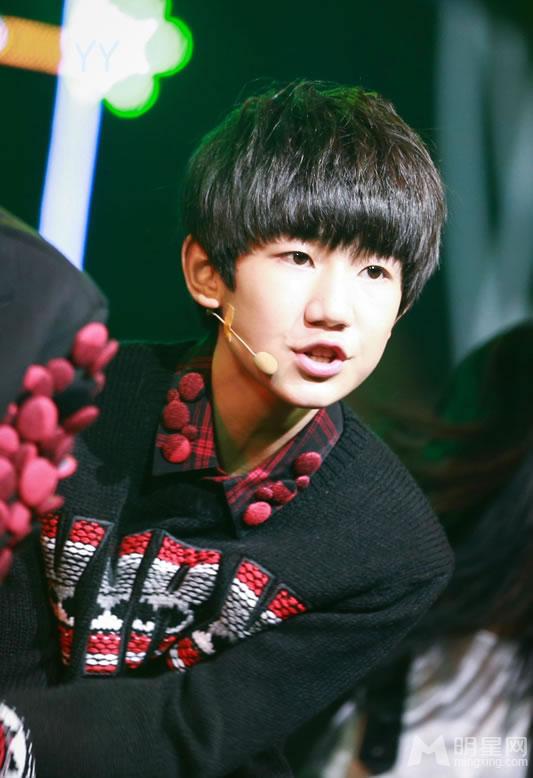 TFBOYS王源《爱奇艺之夜》 TFBOYS图片王源图片图片
