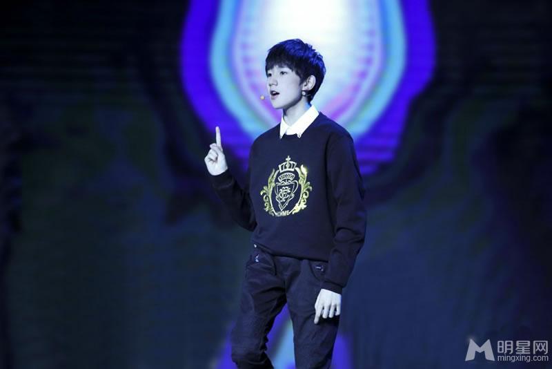 TFBOYS 三人帅气黑色礼服现身 TFBOYS图片图片