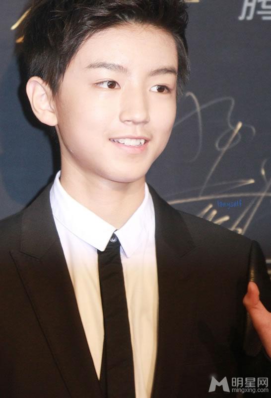 TFBOYS 三人帅气黑色礼服现身 TFBOYS图片图片