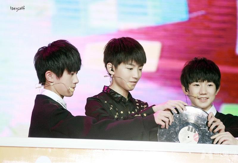 TFBOYS 三人帅气黑色礼服现身 TFBOYS图片图片