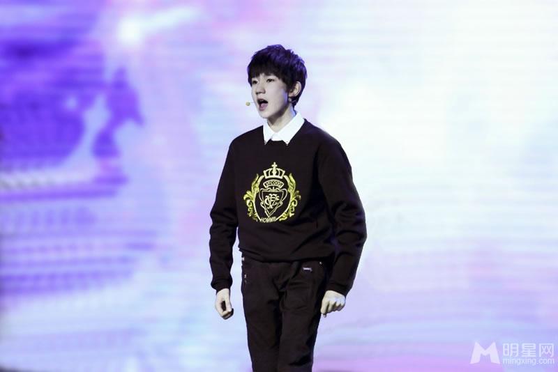 TFBOYS三人合照 帅气可爱高清写真 TFBOYS图片图片