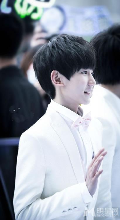 TFBOYS王源《爱奇艺之夜》 TFBOYS图片王源图片图片