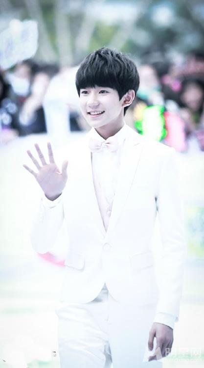 TFBOYS王源《爱奇艺之夜》 TFBOYS图片王源图片图片