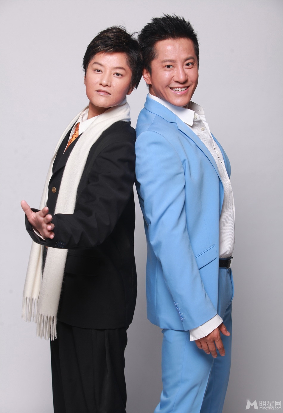 百变大咖秀定妆照 何炅谢娜预演徐志摩林徽因图片