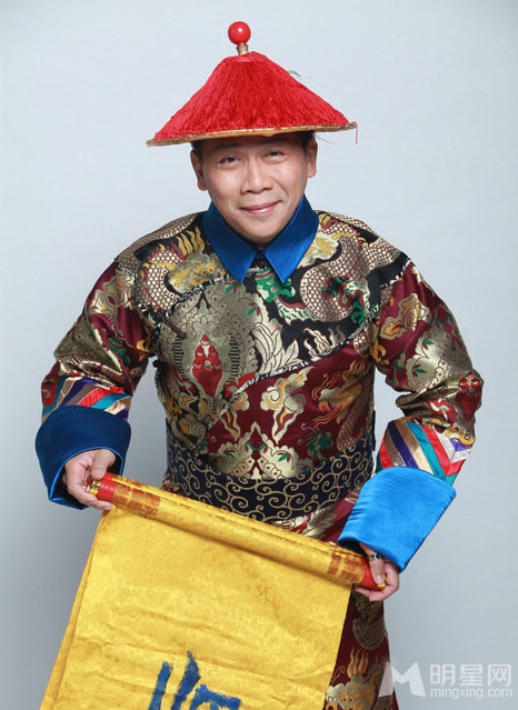 快乐家族出席新片发布会 何炅谢娜玩亲密图片