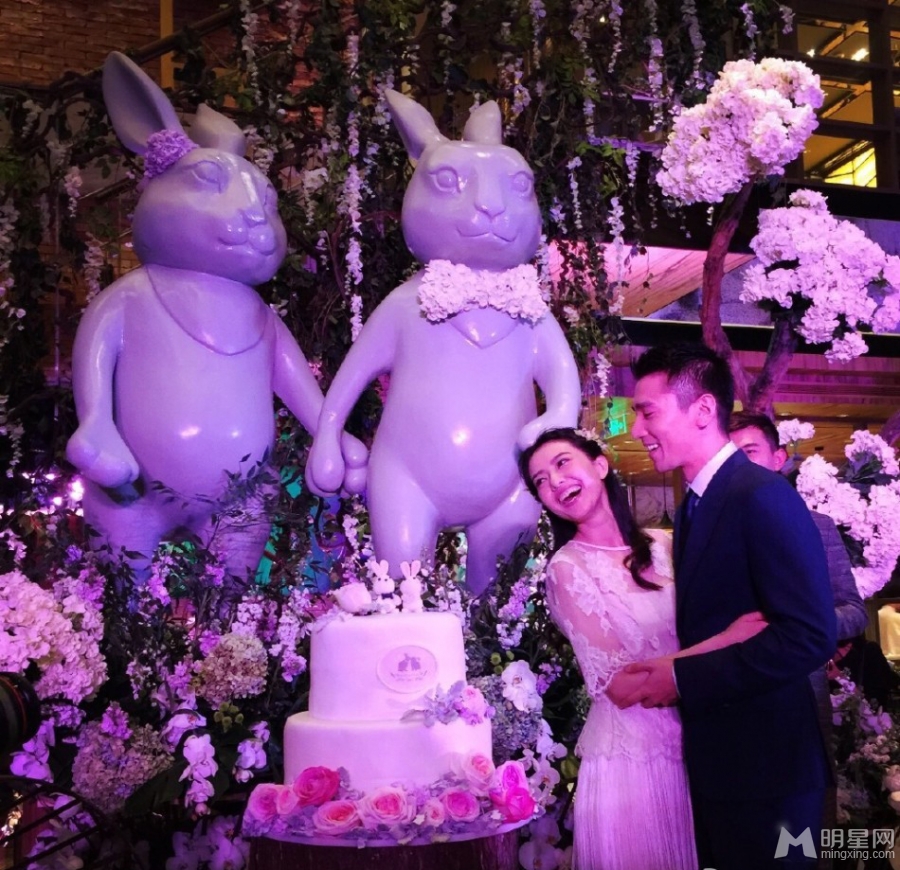 快乐家族现身时尚盛典 谢娜张杰大秀甜蜜 海涛可爱现身图片