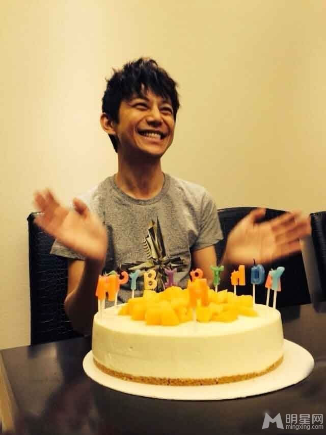 天山童姥何炅40庆生 谢娜张杰秘密惊喜 谢娜图片何炅图片图片