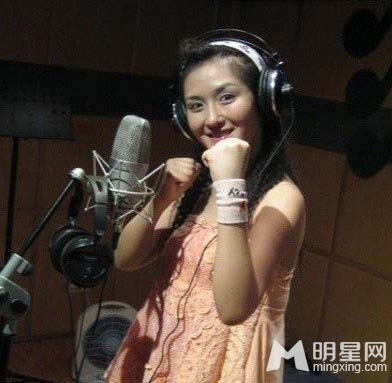 谢娜节目掐黄磊女儿 不当举动遭炮轰图片