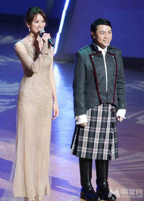 王的女人曝陈乔恩袁姗姗共浴照图片图片