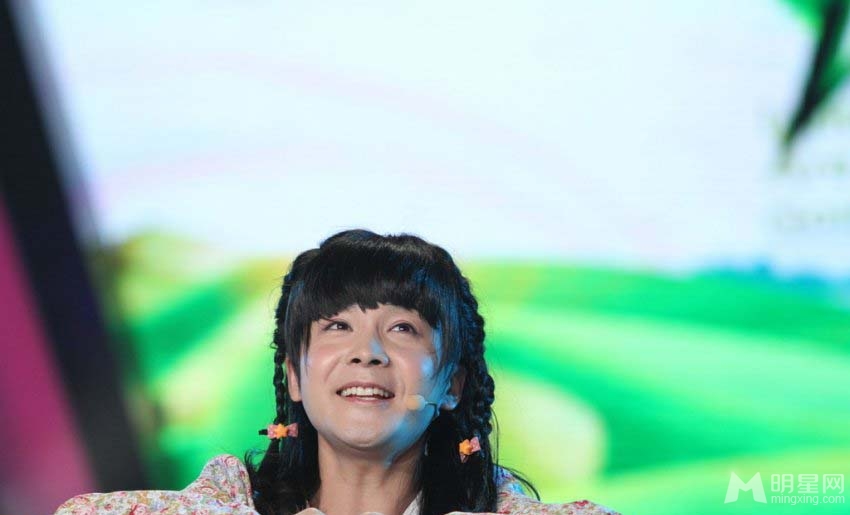 百变大咖秀定妆照 何炅谢娜预演徐志摩林徽因图片