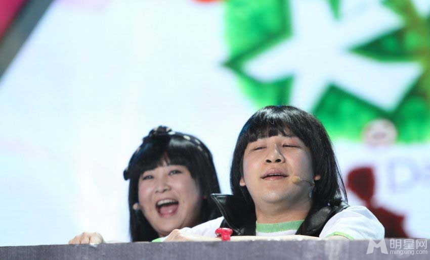 百变大咖秀定妆照 何炅谢娜预演徐志摩林徽因图片