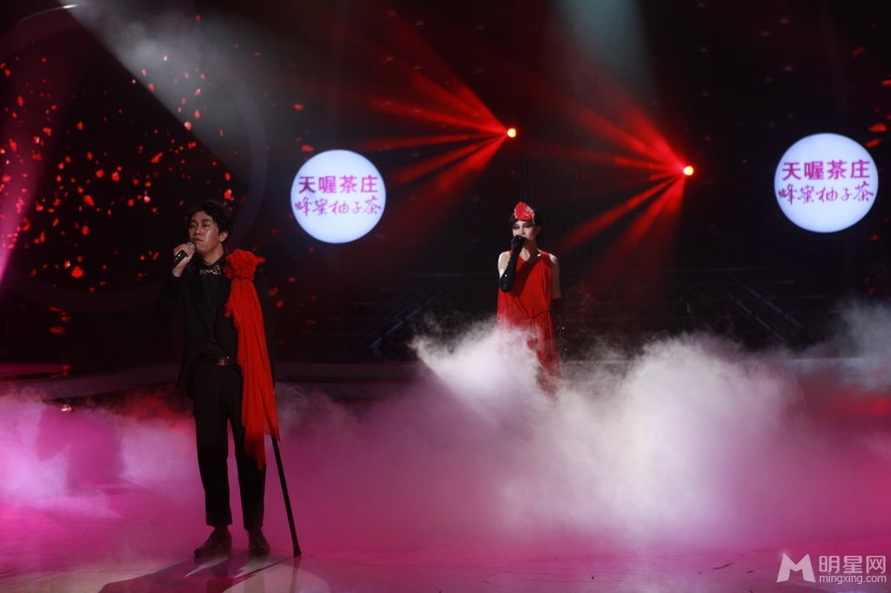 百变大咖秀定妆照 何炅谢娜预演徐志摩林徽因图片